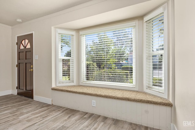 1701 Elm St, Bakersfield, CA 93301 - entrance foyer featuring light wood finished floors and baseboards