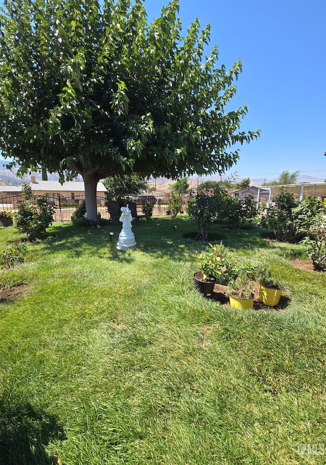 2724 Flower St, Lake Isabella, CA 93240 - photo 2