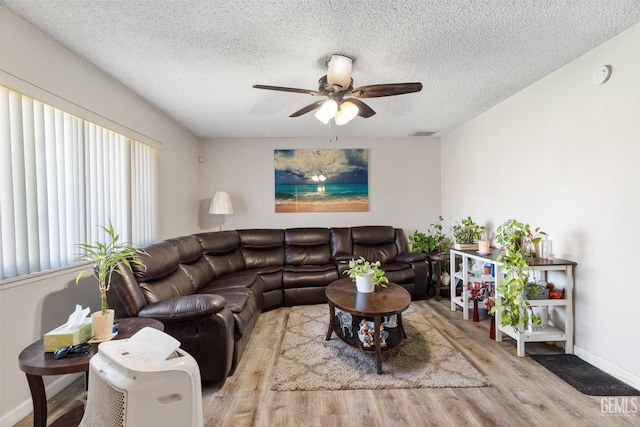 709 Rutherford Ct, Bakersfield, CA 93308 - photo 3