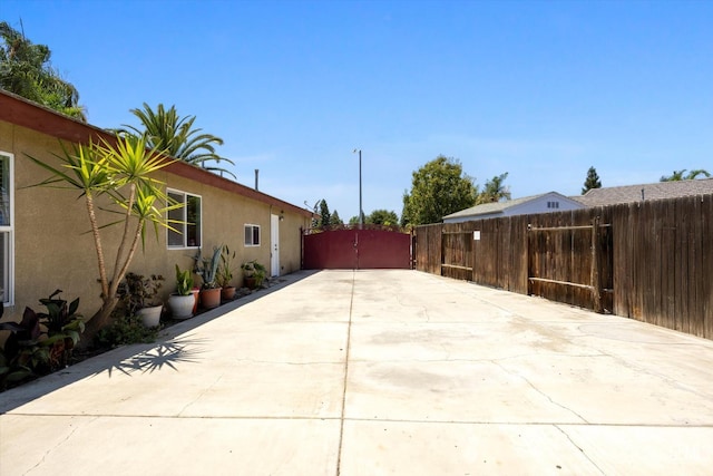 5702 San Pierre Ct, Bakersfield, CA 93308 - view of patio