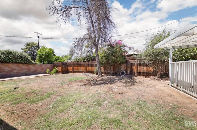 1312 Shattuck Ave, Bakersfield, CA 93305 - view of fenced backyard