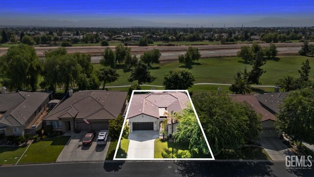 4702 Aviara Dr, Bakersfield, CA 93312 - aerial view of property's location featuring property boundaries highlighted