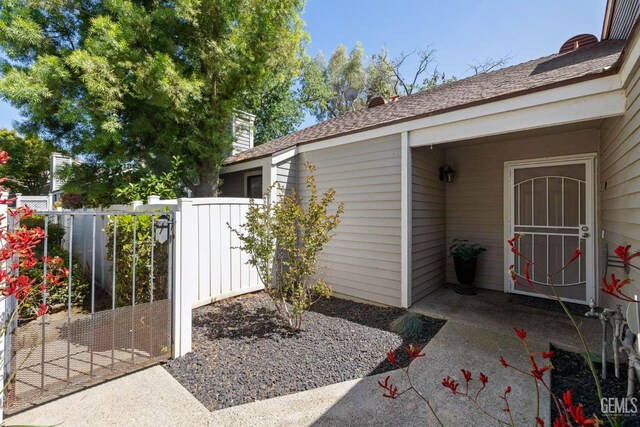 8000 Kroll Way Unit 29, Bakersfield, CA 93311 - view of patio with fence and a gate