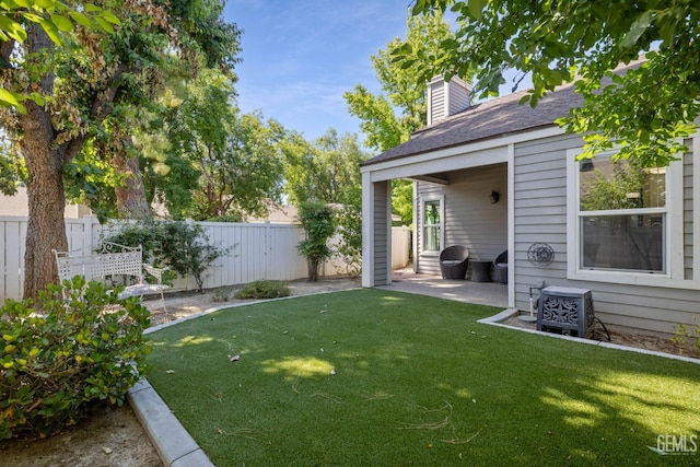 8000 Kroll Way Unit 29, Bakersfield, CA 93311 - view of yard with a patio