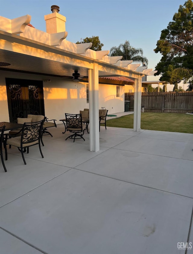 view of patio with a pergola and ceiling fan