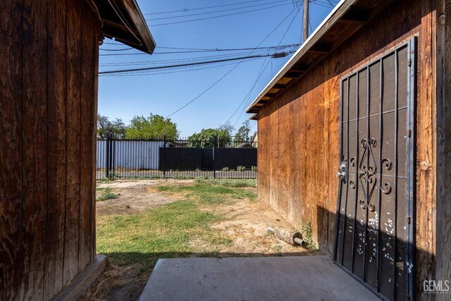1527 E California Ave, Bakersfield, CA 93307 - photo 31