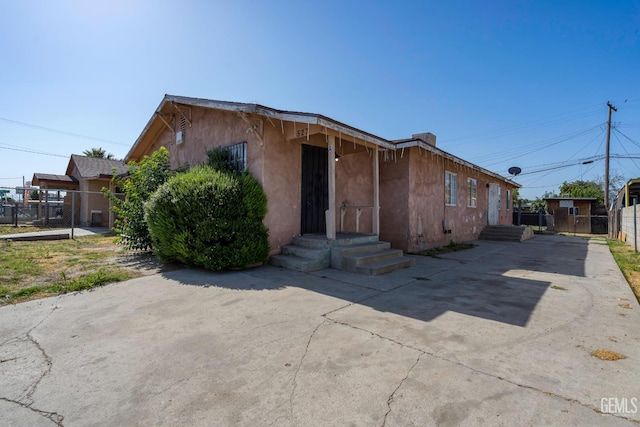 1527 E California Ave, Bakersfield, CA 93307 - photo 1