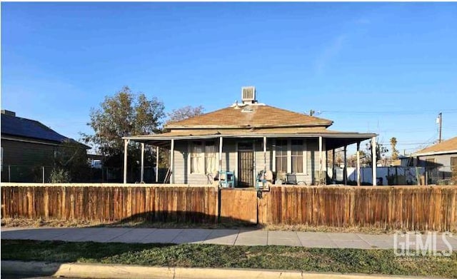 1412 Kentucky St, Bakersfield, CA 93305 - photo 1