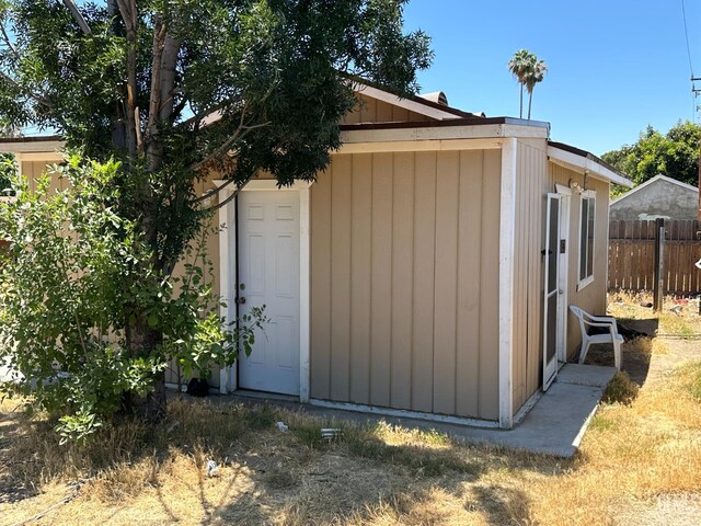1403 Shasta St, Bakersfield, CA 93308 - view of outbuilding