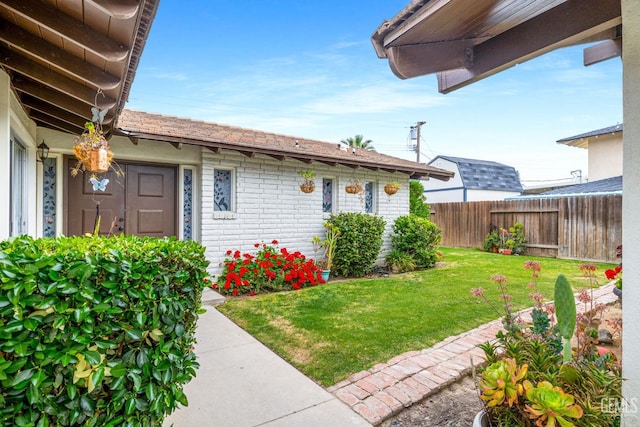 3406 Elm St, Bakersfield, CA 93301 - view of yard featuring fence