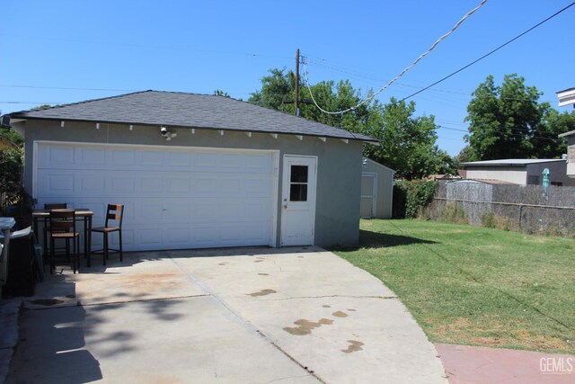 327 Ray St, Bakersfield, CA 93308 - view of detached garage