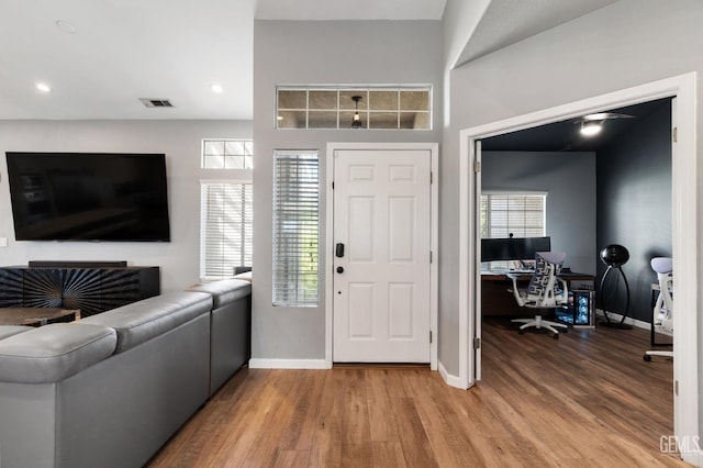 812 Mazatlan Dr, Bakersfield, CA 93314 - foyer featuring light wood-style flooring and recessed lighting