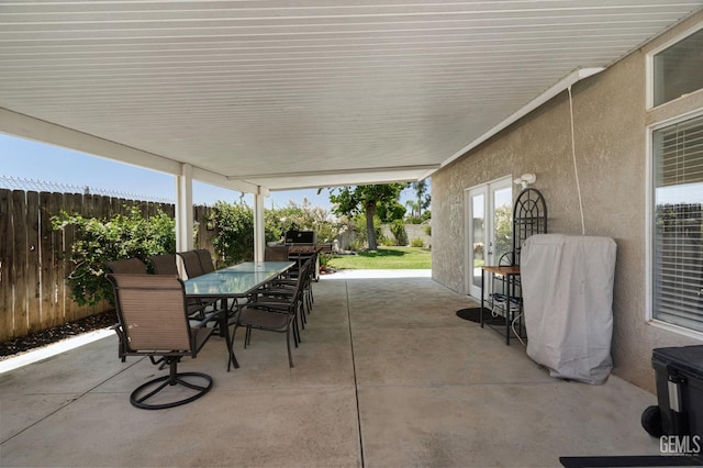 812 Mazatlan Dr, Bakersfield, CA 93314 - fenced backyard featuring outdoor dining area and a patio