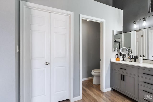 812 Mazatlan Dr, Bakersfield, CA 93314 - full bath with vanity and wood finished floors