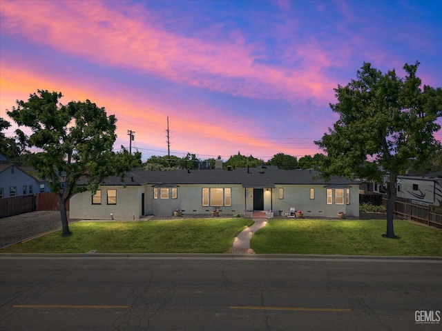 1812 Mckinley Ave, Hanford, CA 93230 - ranch-style house featuring stucco siding