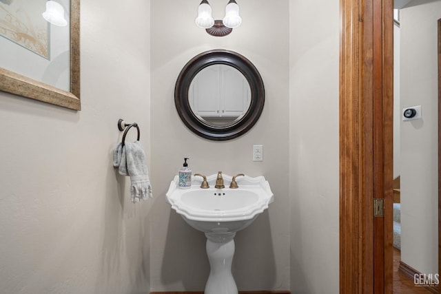 bathroom featuring sink