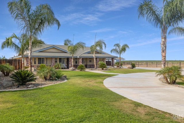 exterior space featuring a front yard