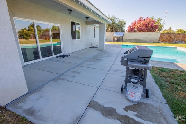 1850 Verdugo Ln, Bakersfield, CA 93312 - view of swimming pool with a fenced backyard, a patio area, and area for grilling