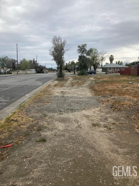 1030 E 18th St, Bakersfield, CA 93301