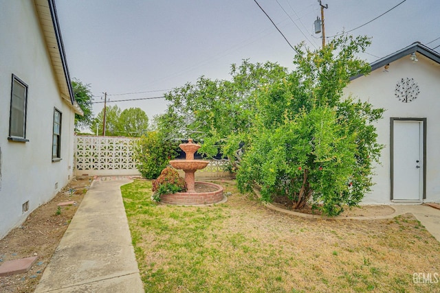 2849 Alturas Dr, Bakersfield, CA 93305 - view of yard featuring fence