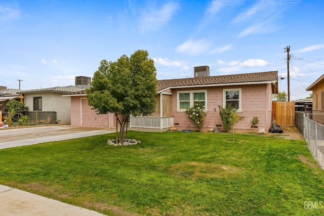 view of front of home with a front yard