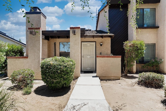 7800 Westfield Rd Unit 28, Bakersfield, CA 93309 - property entrance with stucco siding