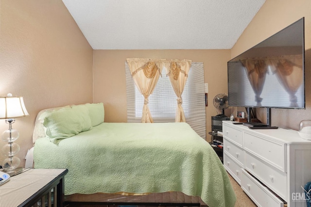 7800 Westfield Rd Unit 28, Bakersfield, CA 93309 - bedroom featuring vaulted ceiling