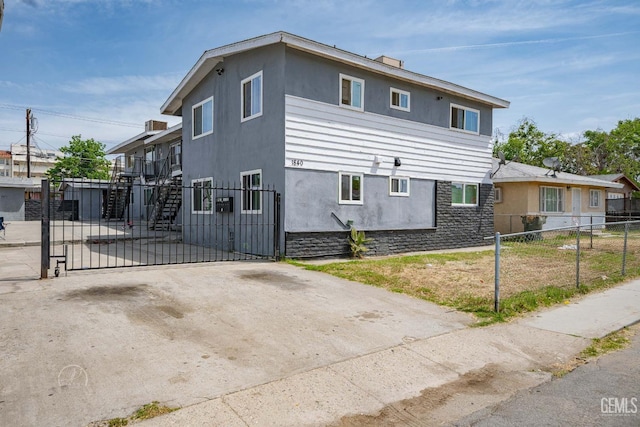 1880 Quincy St, Bakersfield, CA 93305 - photo 1