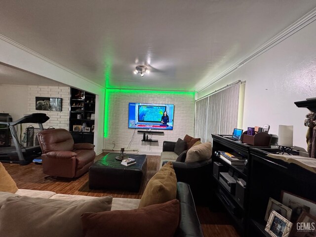 6301 Scenic Way, Bakersfield, CA 93309 - living room featuring wood finished floors and built in shelves