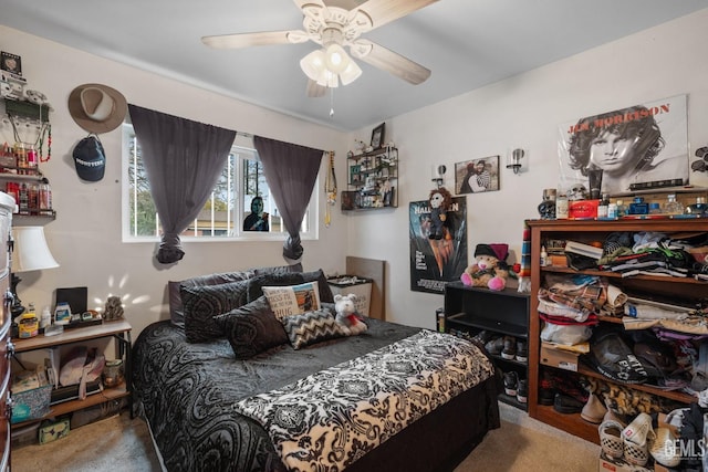 bedroom featuring carpet and a ceiling fan