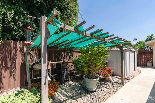 6012 Cumin Ln, Bakersfield, CA 93309 - view of patio featuring a pergola