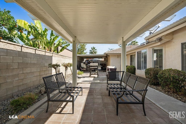 13019 Queen Palm Ct, Bakersfield, CA 93314 - fenced backyard with a patio area