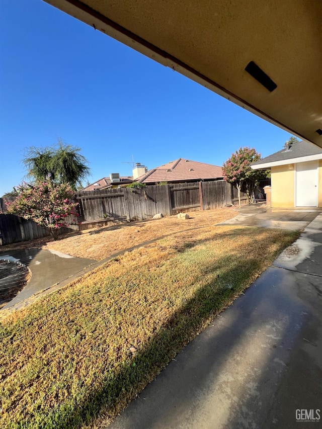 5306 Deville Ct, Bakersfield, CA 93308 - fenced backyard featuring a patio