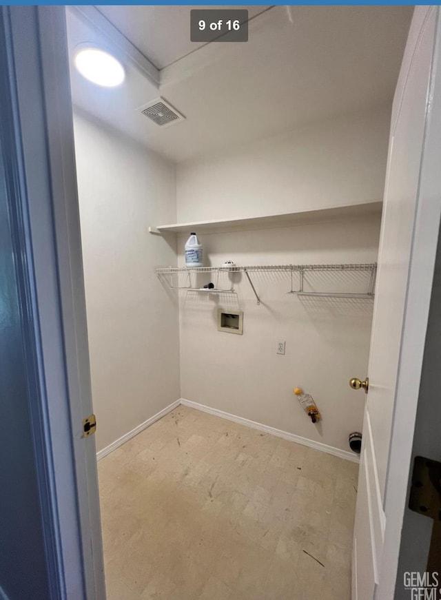 5306 Deville Ct, Bakersfield, CA 93308 - laundry room with hookup for a gas dryer and hookup for a washing machine