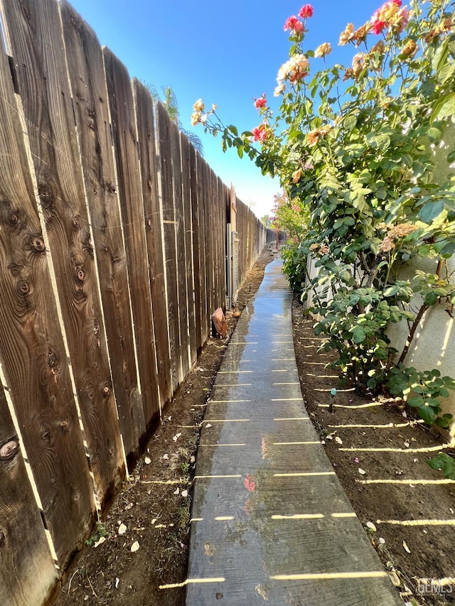 5306 Deville Ct, Bakersfield, CA 93308 - view of yard