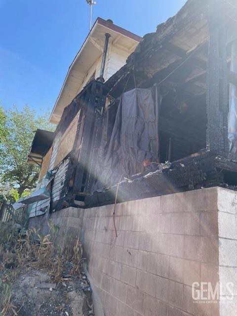 612 D St, Taft, CA 93268 - view of side of property