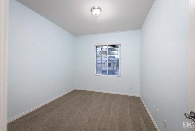 spare room with carpet flooring