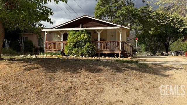view of front of house featuring covered porch