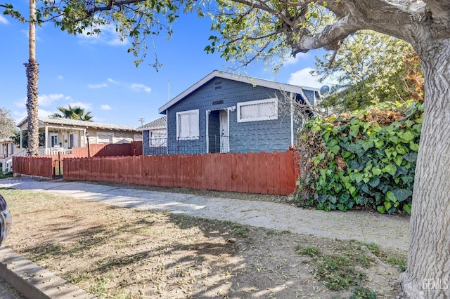 113 Lucard St, Taft, CA 93268 - view of front facade