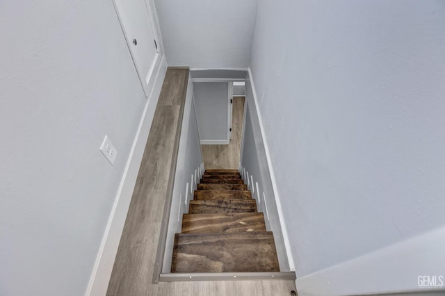 113 Lucard St, Taft, CA 93268 - view of staircase