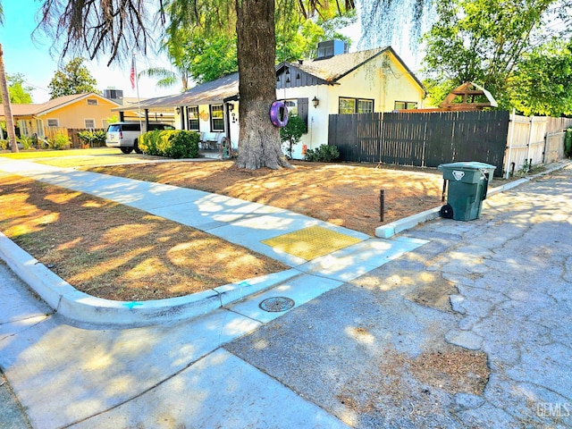 1806 Tulare St, Bakersfield, CA 93305 - view of front of home
