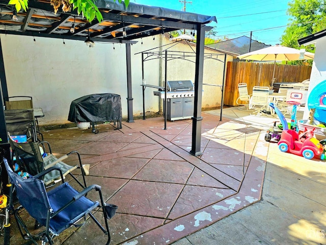 1806 Tulare St, Bakersfield, CA 93305 - view of patio featuring grilling area