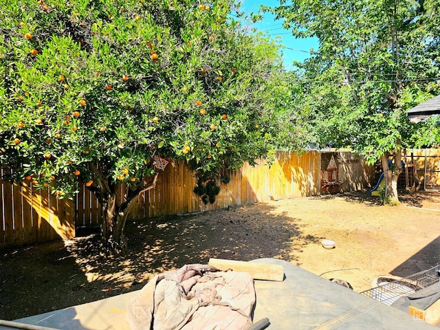 1806 Tulare St, Bakersfield, CA 93305 - view of fenced backyard