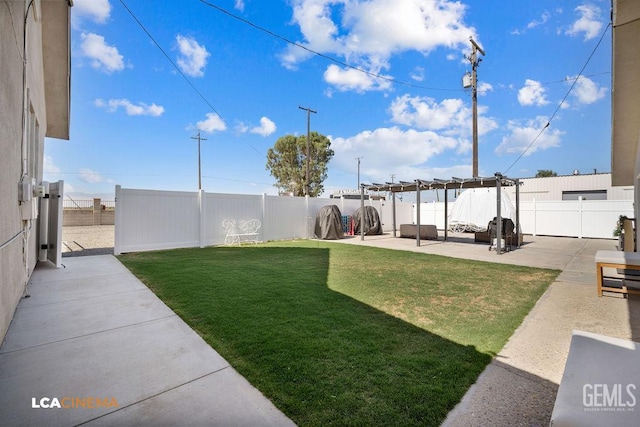 4620 Taft Hwy, Bakersfield, CA 93313 - fenced backyard featuring a patio and a pergola