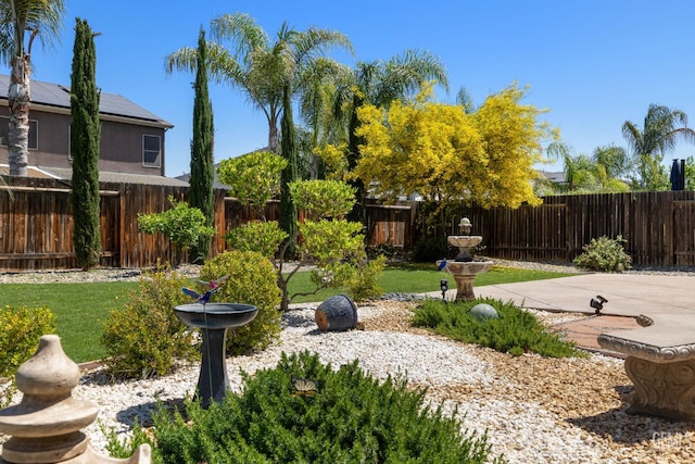 14822 Plumeria Ct, Bakersfield, CA 93314 - view of yard with a patio