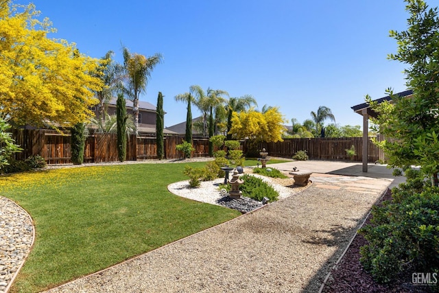 14822 Plumeria Ct, Bakersfield, CA 93314 - view of yard featuring a patio area