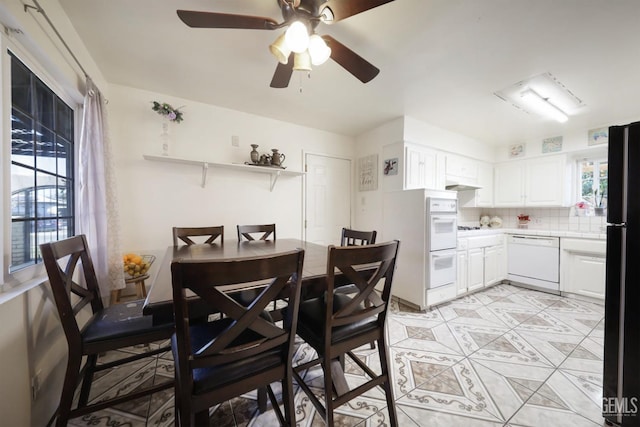 dining room with ceiling fan