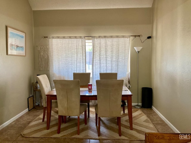 2304 Mountain Oak Rd, Bakersfield, CA 93311 - dining space featuring baseboards