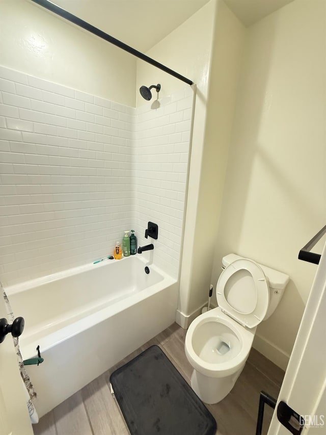 6009 Cardano Ave, Bakersfield, CA 93313 - full bath with wood finished floors and bathing tub / shower combination