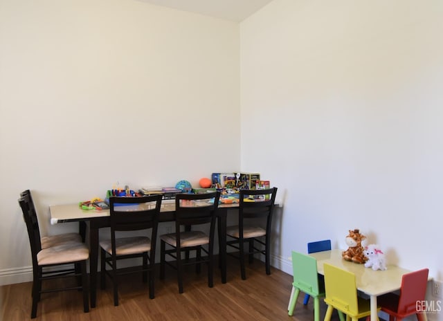 5712 Wisteria Valley Rd, Bakersfield, CA 93306 - recreation room with wood finished floors and baseboards